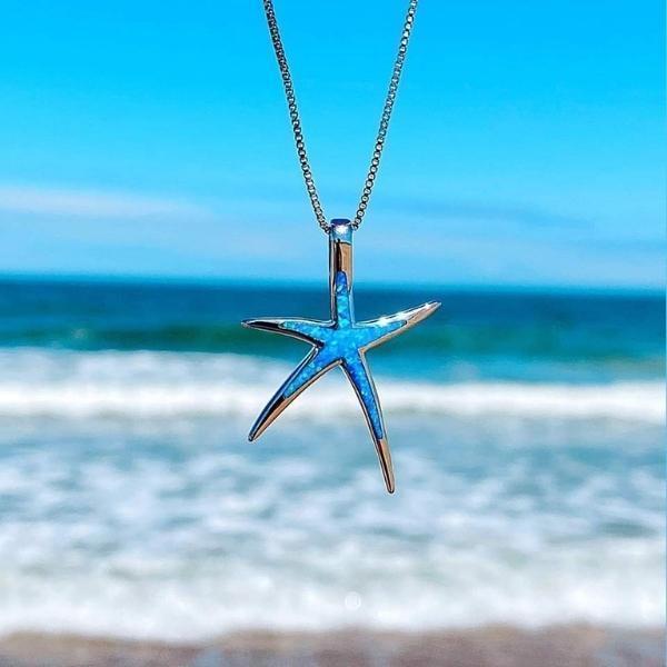 Zilveren ketting met blauwe opal en zeester detail