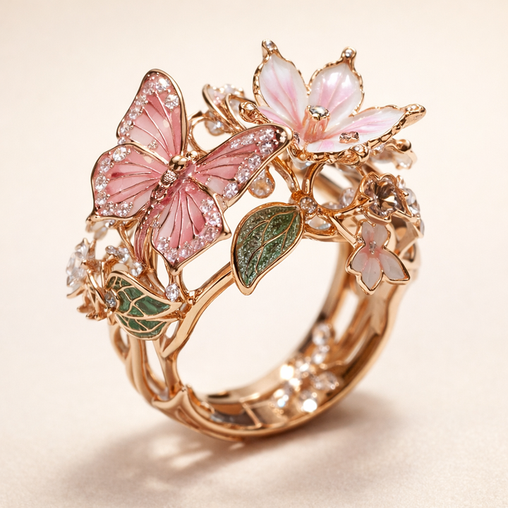 Zachte gouden ring met zirkonia vlinder