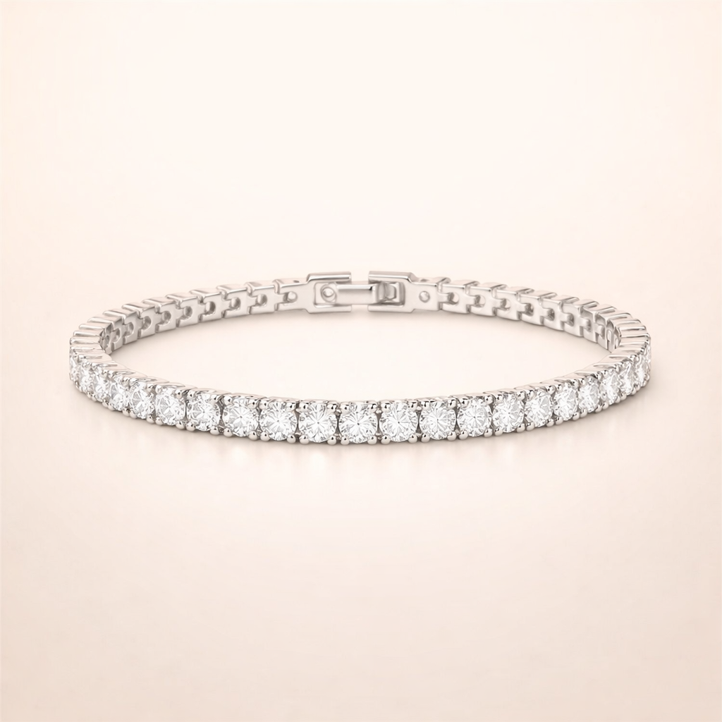 Elegante witgouden tennisarmband met verfijnde glans