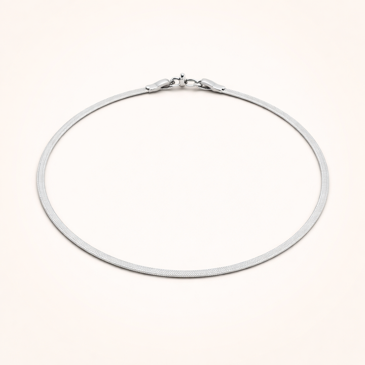 Zachte witgouden armband met slangenmotief