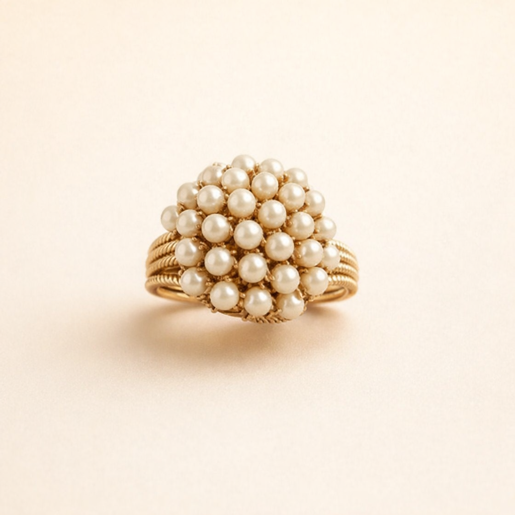 Verfijnde roségouden ring met een subtiele bloem