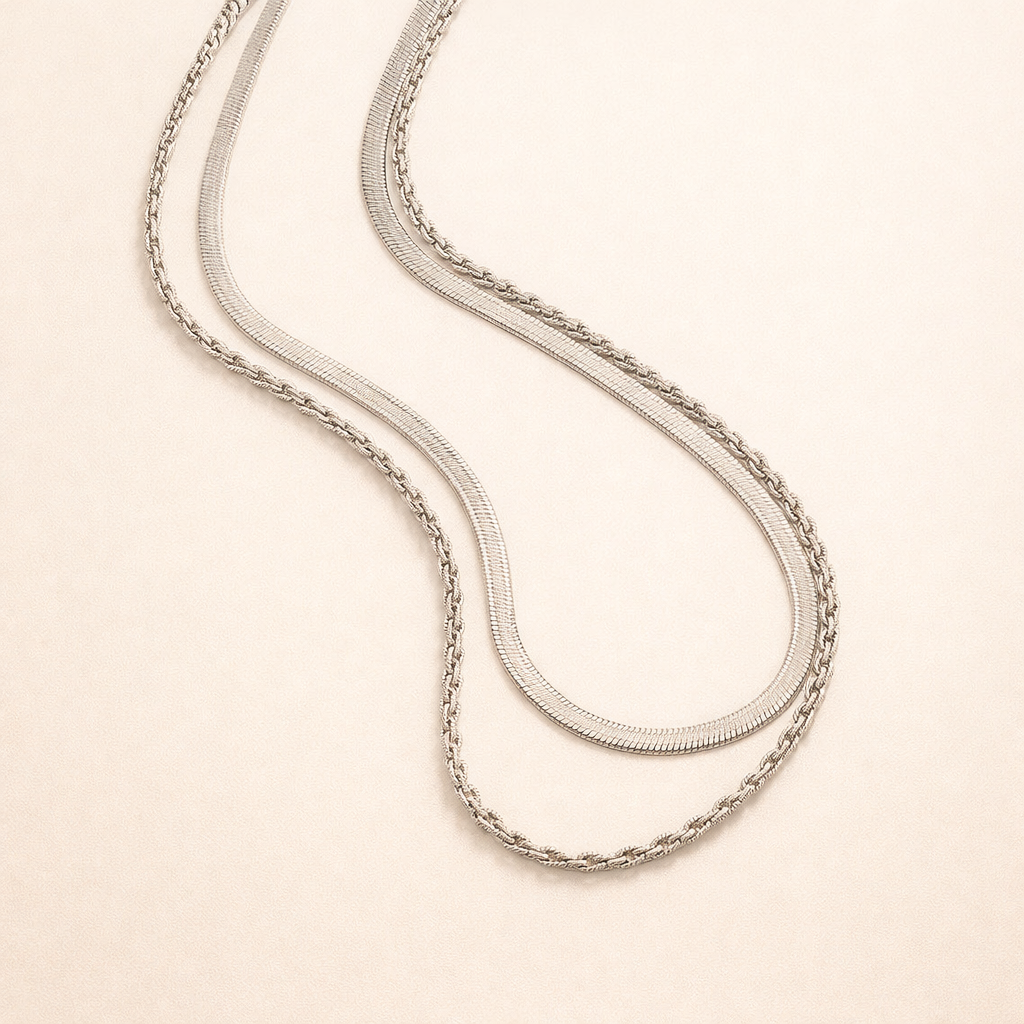 Elegante zilveren ketting met verfijnde schakelstructuur