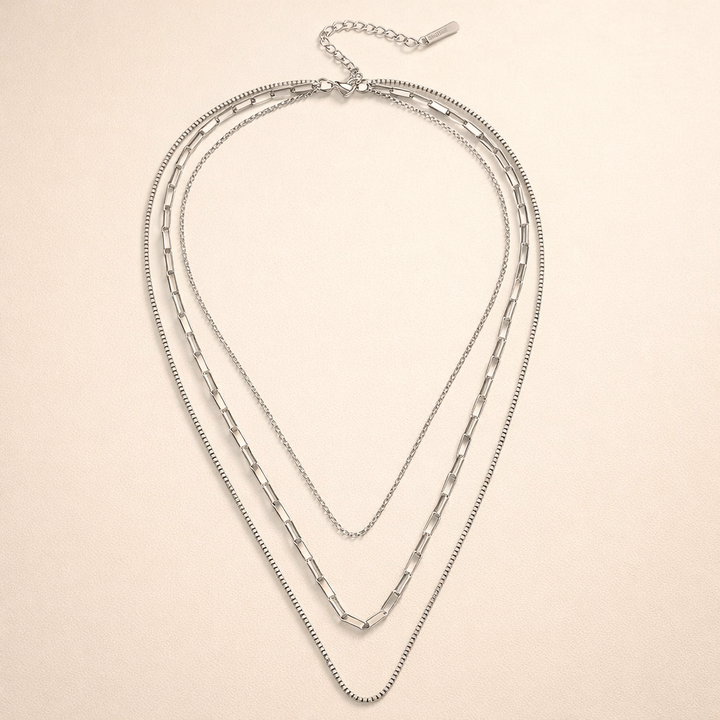 Elegante zilveren schichtketting met subtiele details