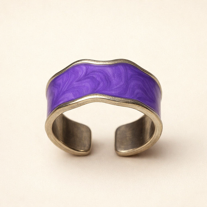 Elegante zilveren ring met golvende details