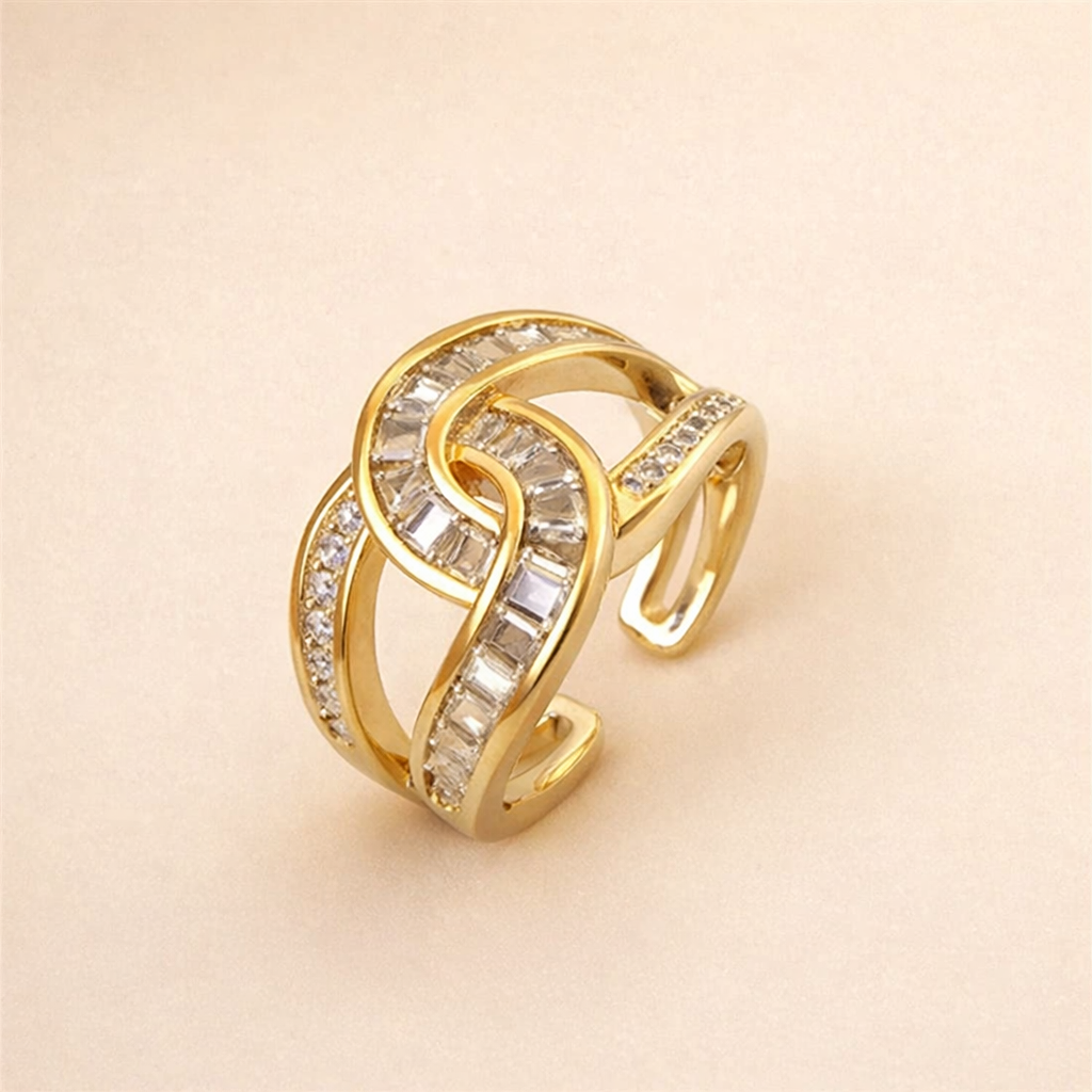 Geknoopt roségouden ring met subtiele details
