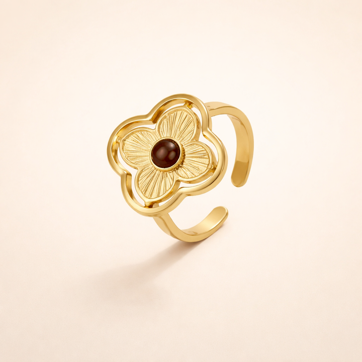 Zilveren ring met tigeroog en delicate bloemenmotieven