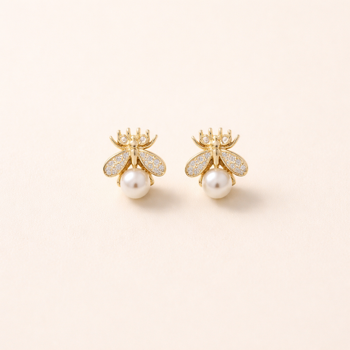 Honingbij Parel Stud Oorbellen – Elegante Gouden Sieraden voor Vrouwen