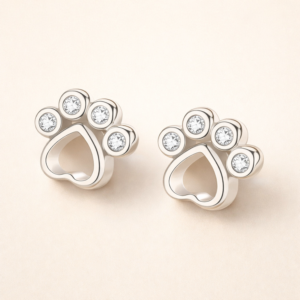 Paw Stud Earrings in Sterling Silver – Met Sprankelende Zirconia