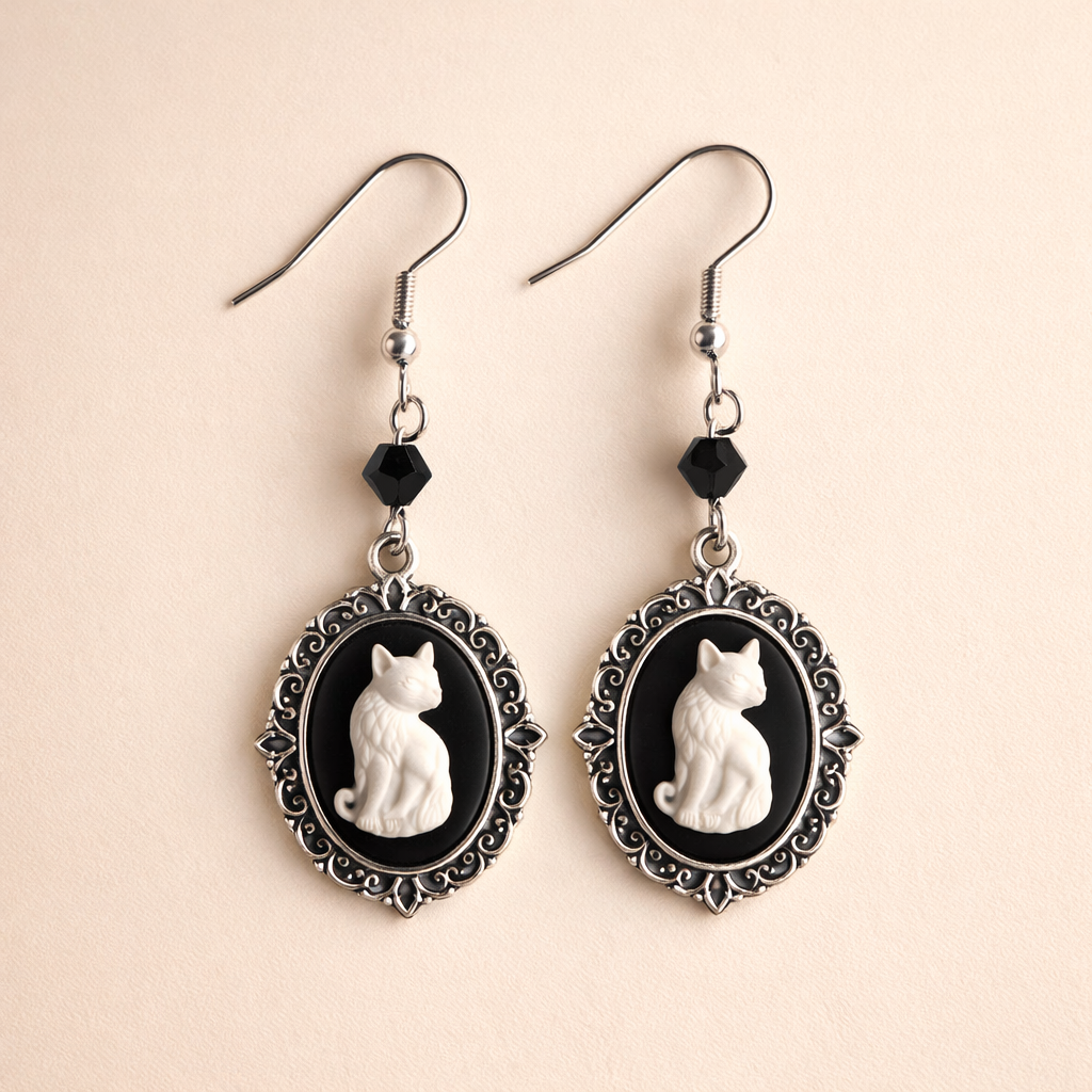 Vintage Witte Kat Oorbellen – Zilveren Frame Sieraden voor Vrouwen