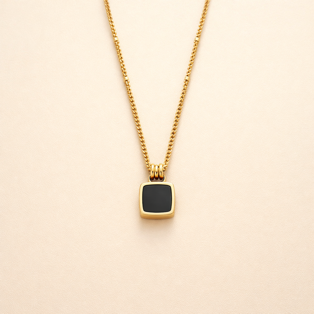 Lucia Zwarte Hangende Ketting