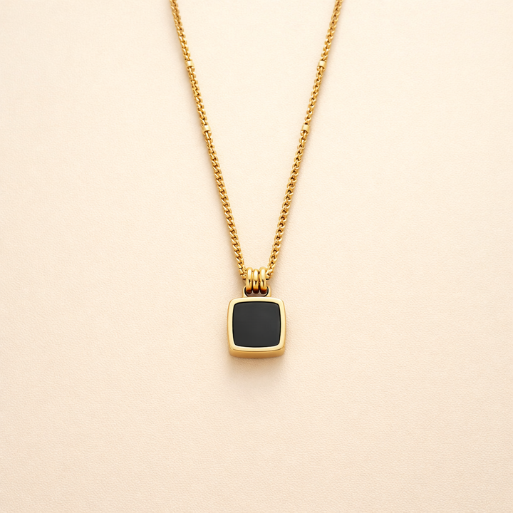 Lucia Zwarte Hangende Ketting