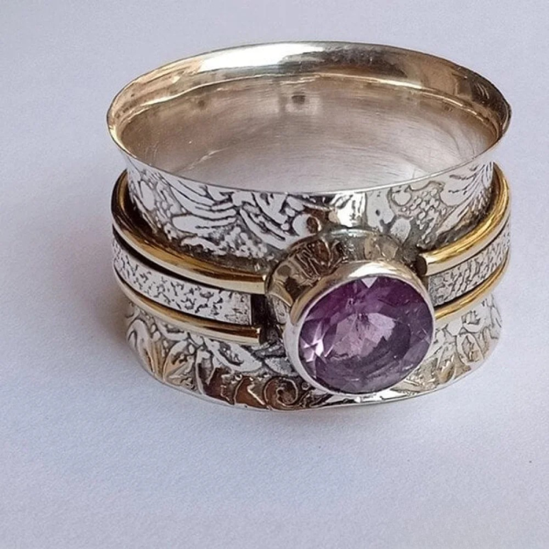 Elegante zilveren ring met kristallen sluiting