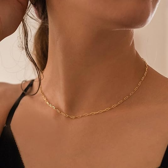 Gelaagde robijn ketting in goud met verfijnd ontwerp