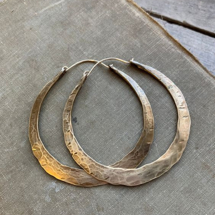 Elegante zilveren oorbellen met verfijnde lussen