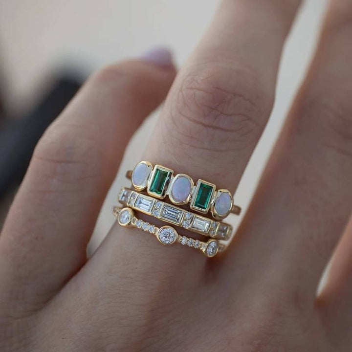 Elegante zilveren ring met opaal