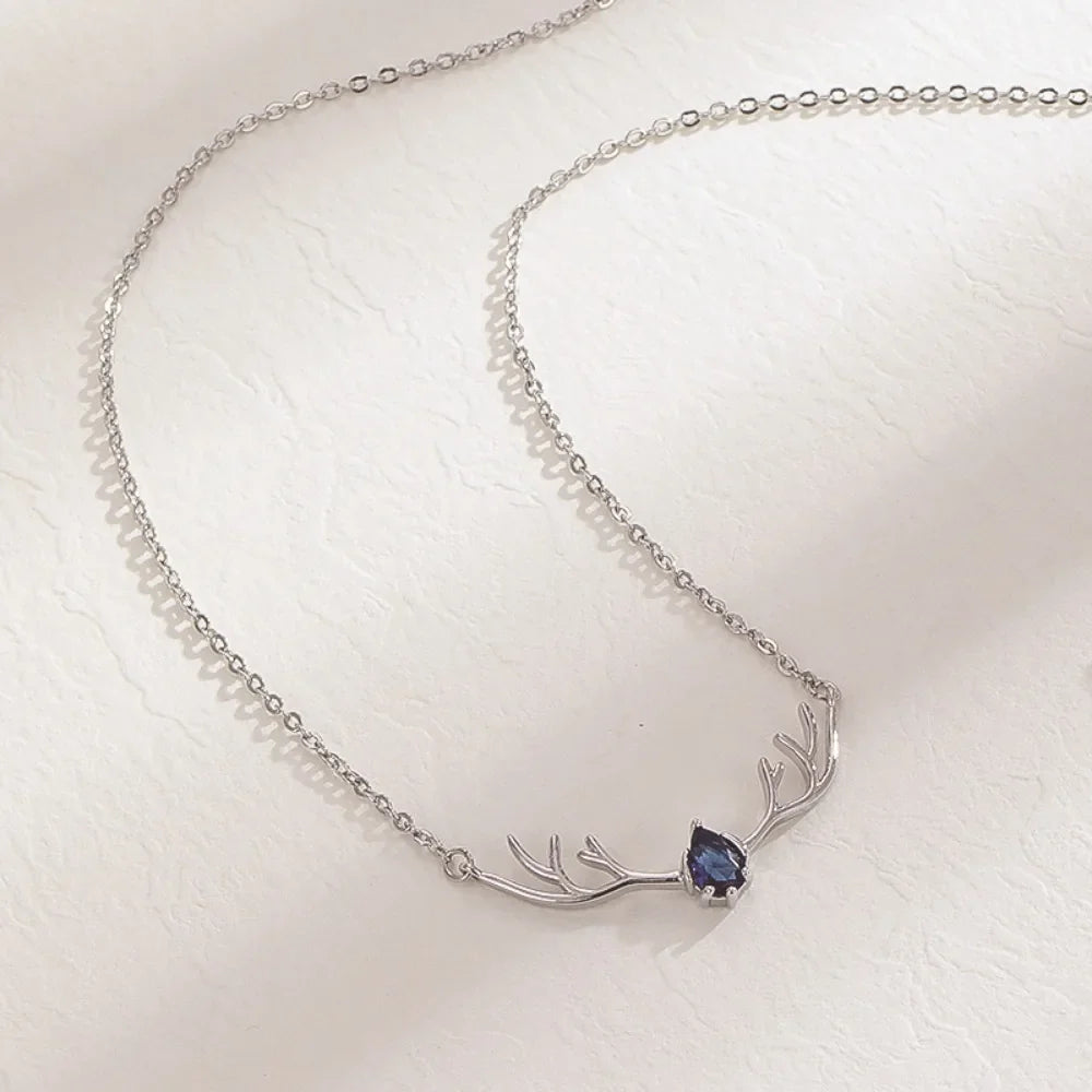 Hertengewei Ketting met Delicaat Hart Bedel