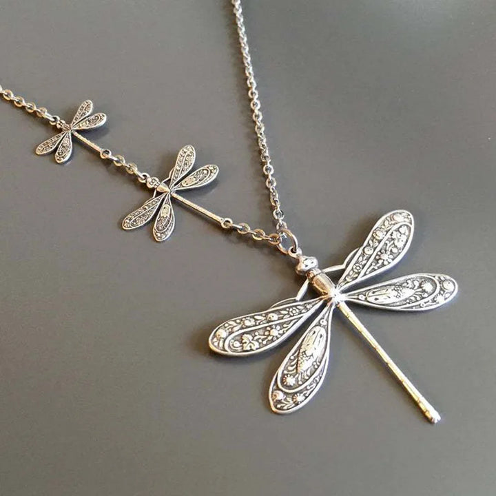 Vintage Libelle Halsketting – Symbool van Verandering, Licht & Vrijheid