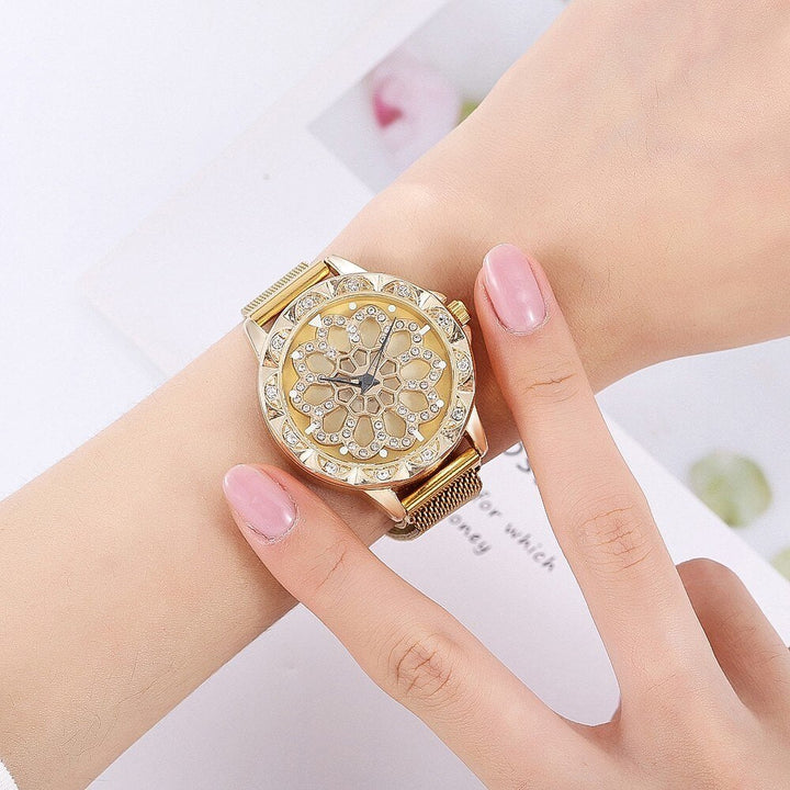 Elegante horloge met bloem motief