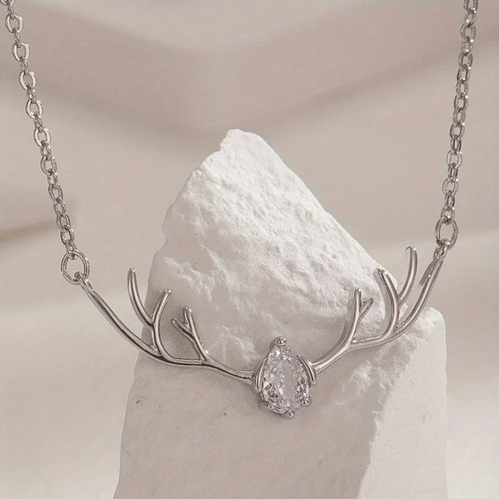 Hertengewei Ketting met Delicaat Hart Bedel