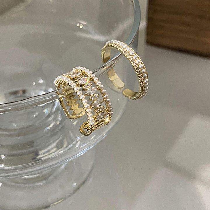 Elegante gouden ring set met verfijnde details