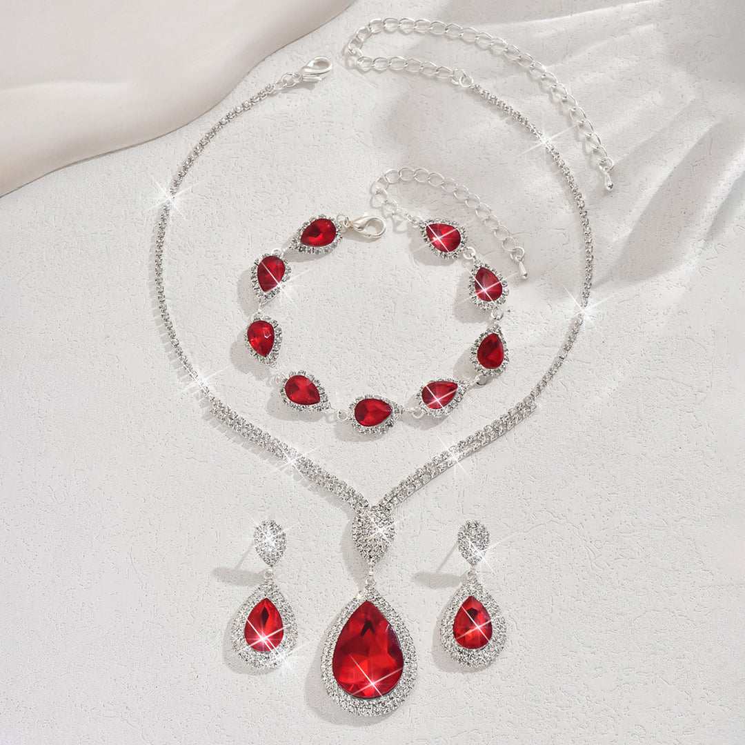 Elegante witgouden ketting met subtiele zirkonia details
