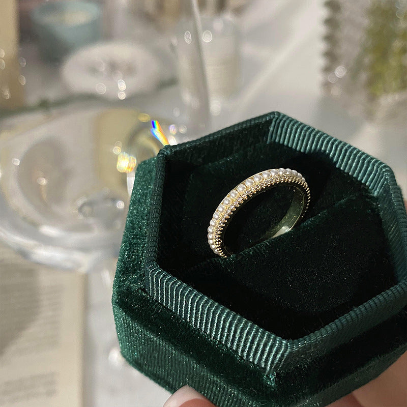 Elegante gouden ring set met verfijnde details