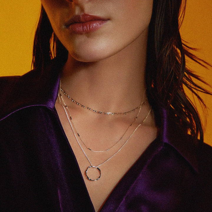 Elegante open cirkel ketting van wit goud