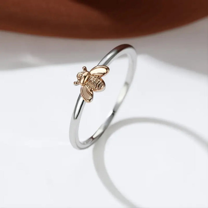 Zilveren ring met bij