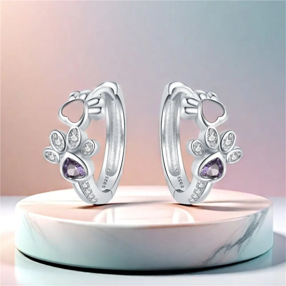Paw Huggie Oorbellen in 925 Sterling Zilver – Met Zirkonia en Hart Edelsteen