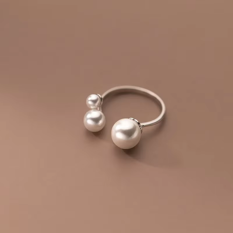Elegante zoetwaterparel ring met verfijnde driehoekige vorm