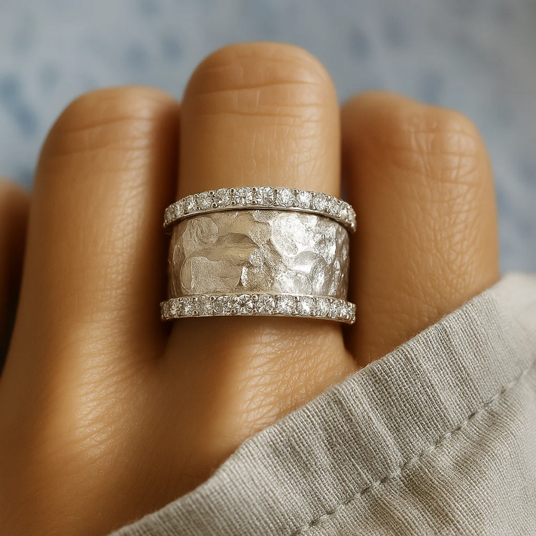 Vintage hoop zirconia ring