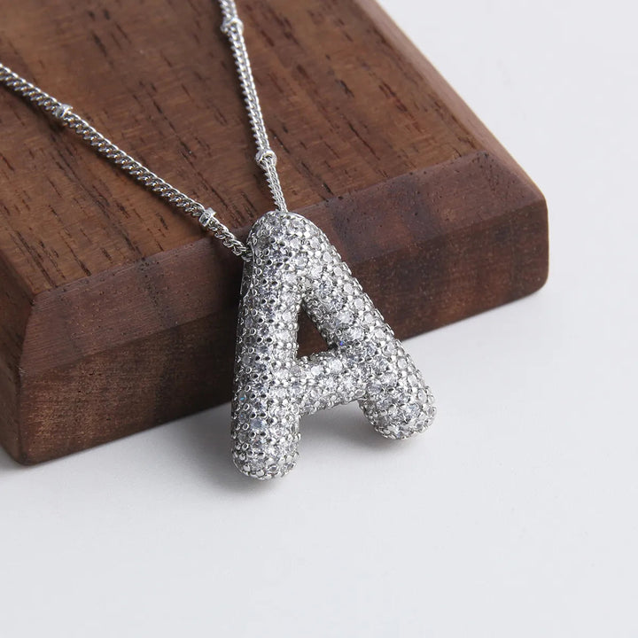 Elegante witte gouden ketting met bubbels