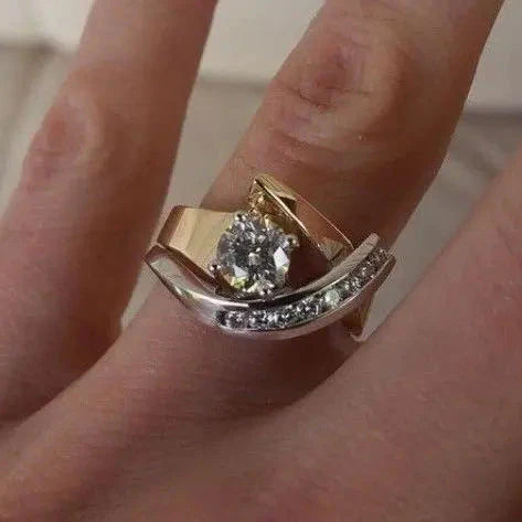 Elegante gouden zirkonia ring met organische vormen
