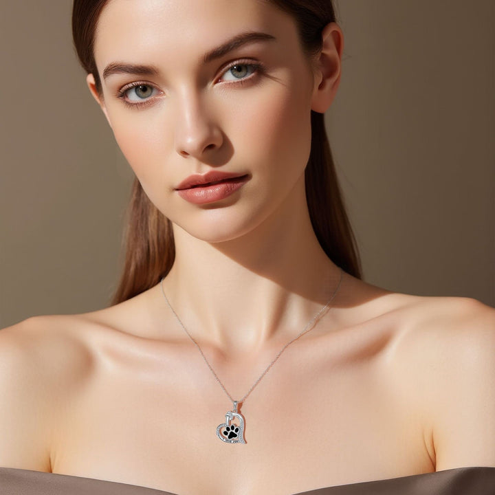 Hartvormige Hondenpootafdruk Ketting met Zirkonia