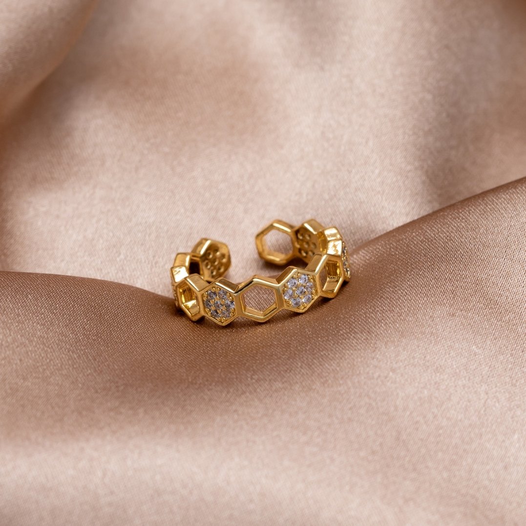 Elegante gouden ring met sprankelende zirkonia