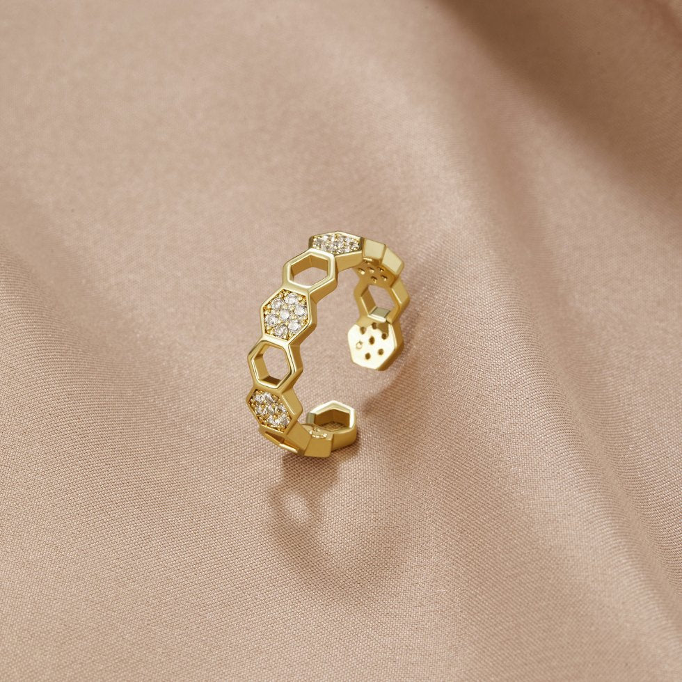 Elegante gouden ring met sprankelende zirkonia