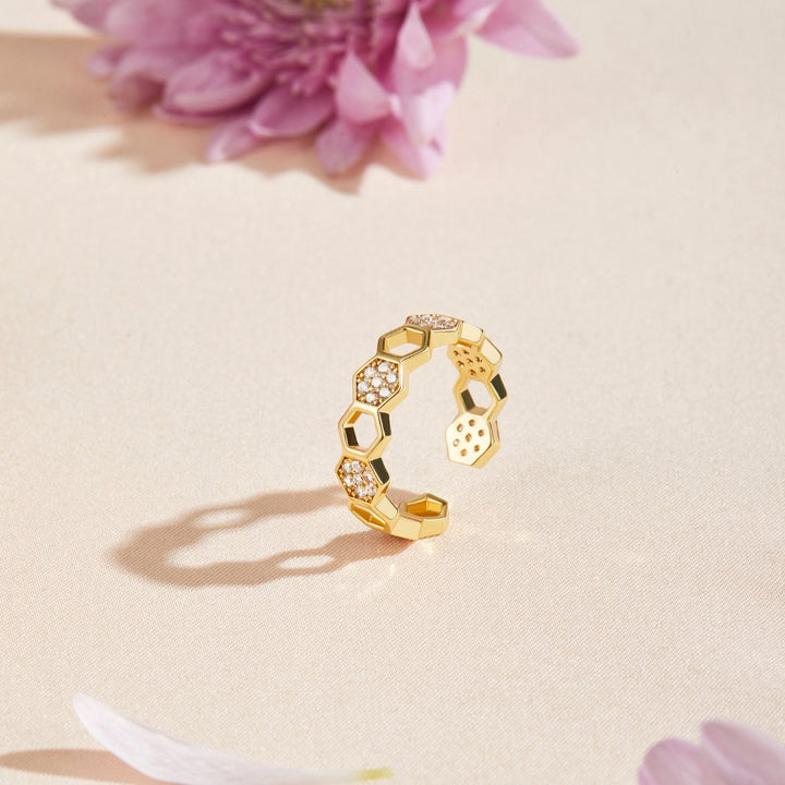Elegante gouden ring met sprankelende zirkonia