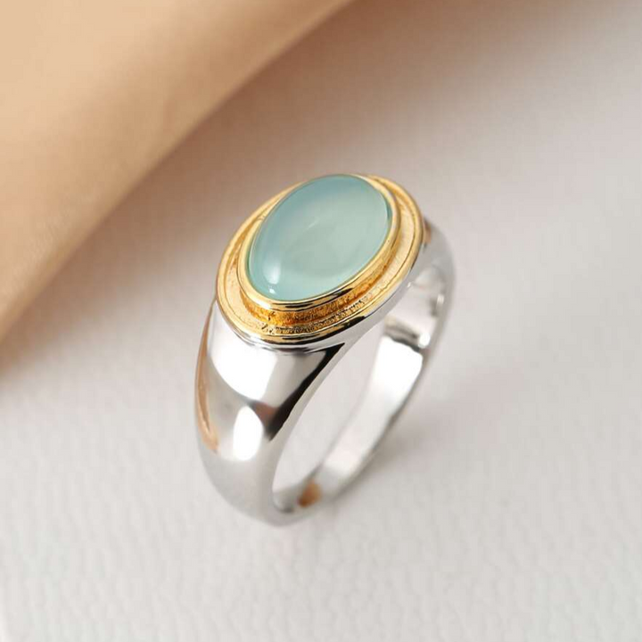 Elegante groene maansteenring in verguld zilver