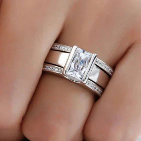 Elegante zilveren ring met sprankelende zirkonia