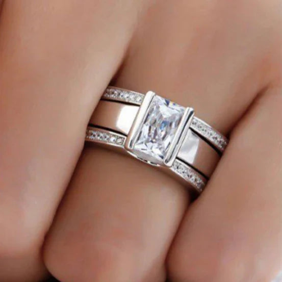 Elegante ring van wit goud met antiek inlegglas