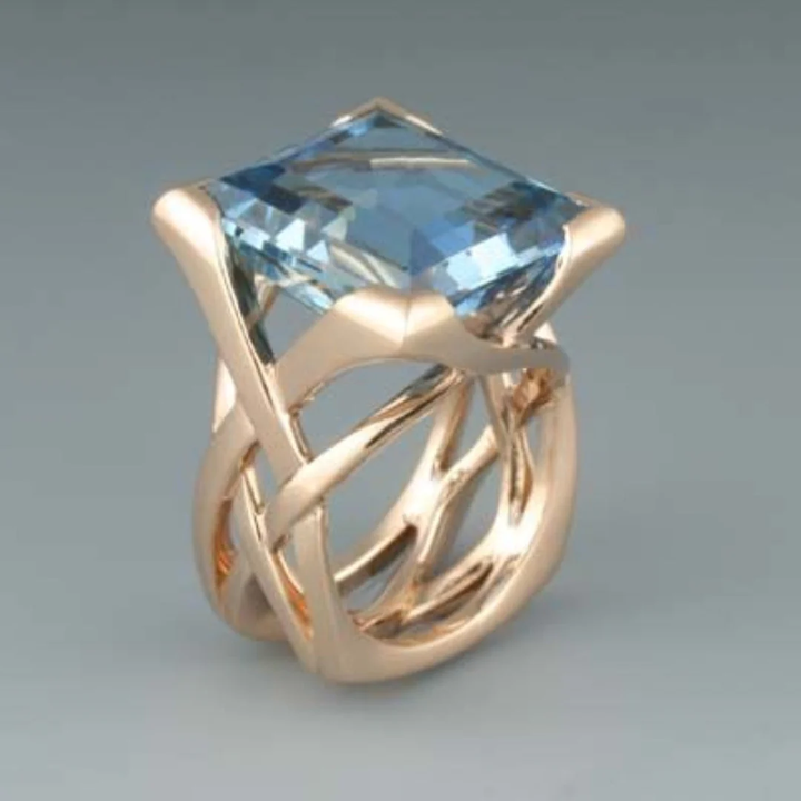Elegante roségouden ring met zirkonia details