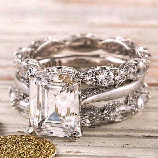 Elegante zilveren laagring met een verfijnde afwerking