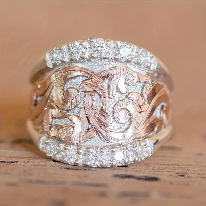 Verfijnde zilveren ring met rozenblaadjesdesign
