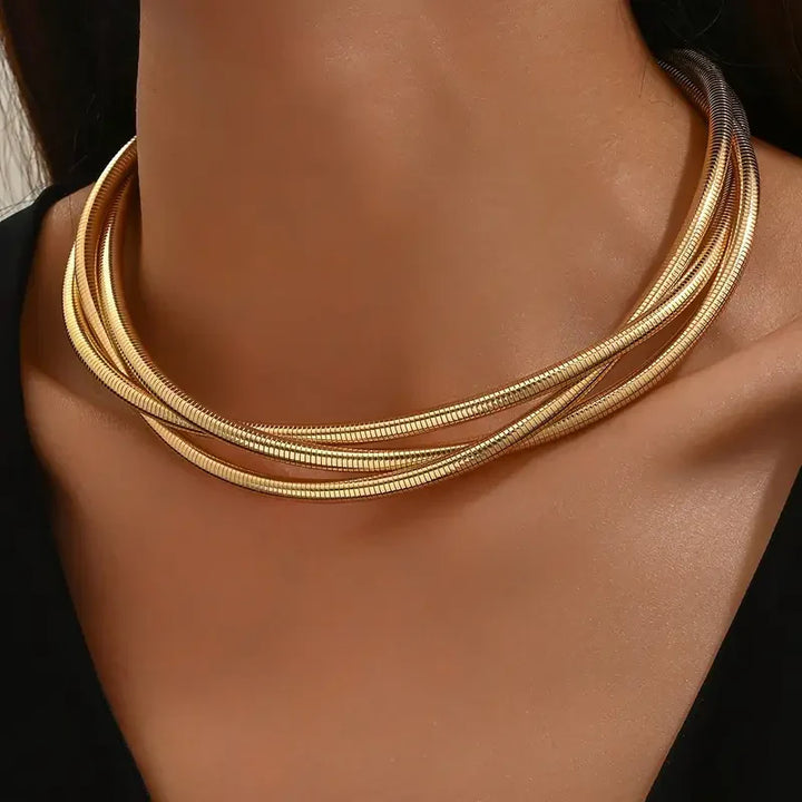 Elegante gouden ketting met drie lagen