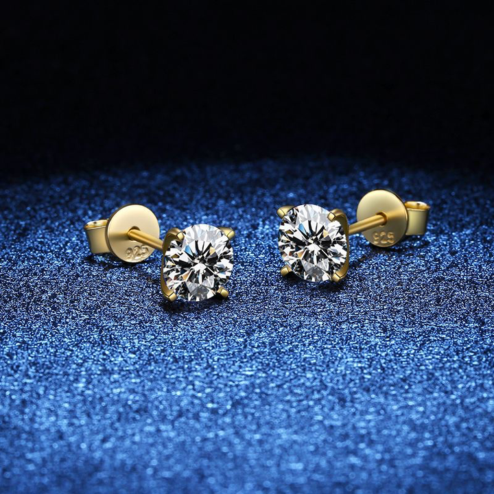 Elegante zilveren oorbellen met subtiele zirkonia details