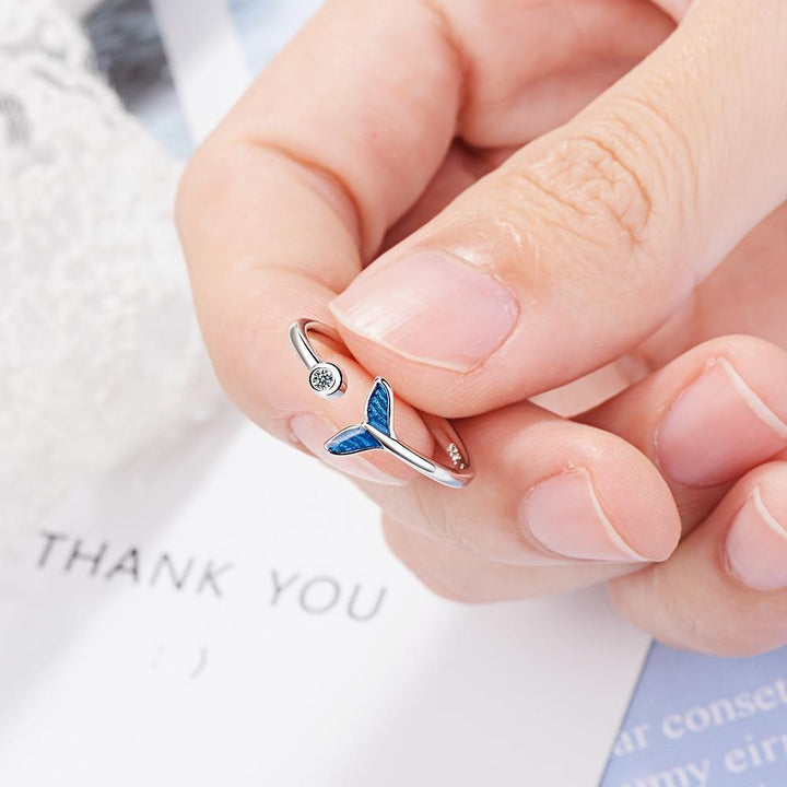 Zilveren ring met zirkonia en elegante golfvorm