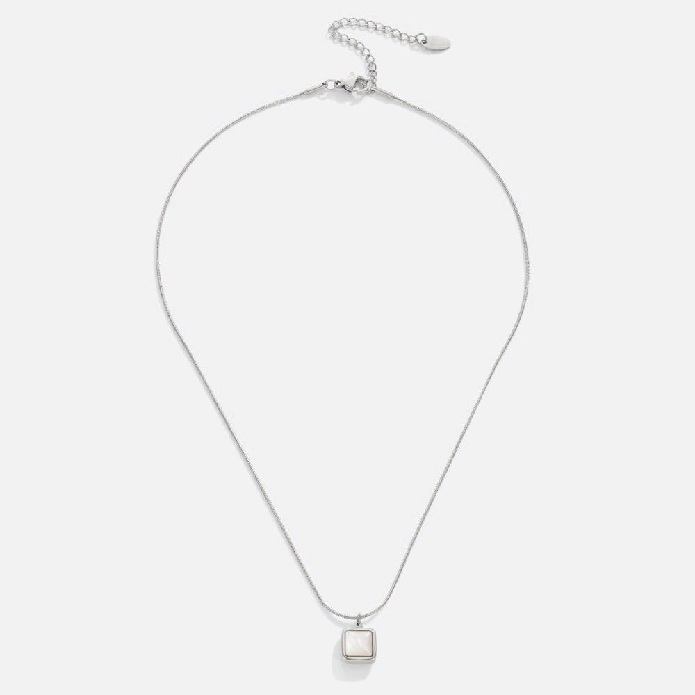 Zachte maansteen ketting met gouden hanger