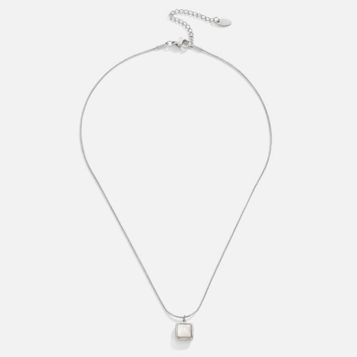 Zachte maansteen ketting met gouden hanger