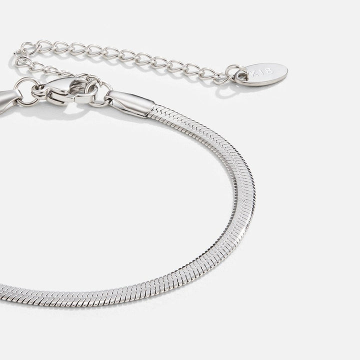 Elegante zilveren armband met slangenmotief