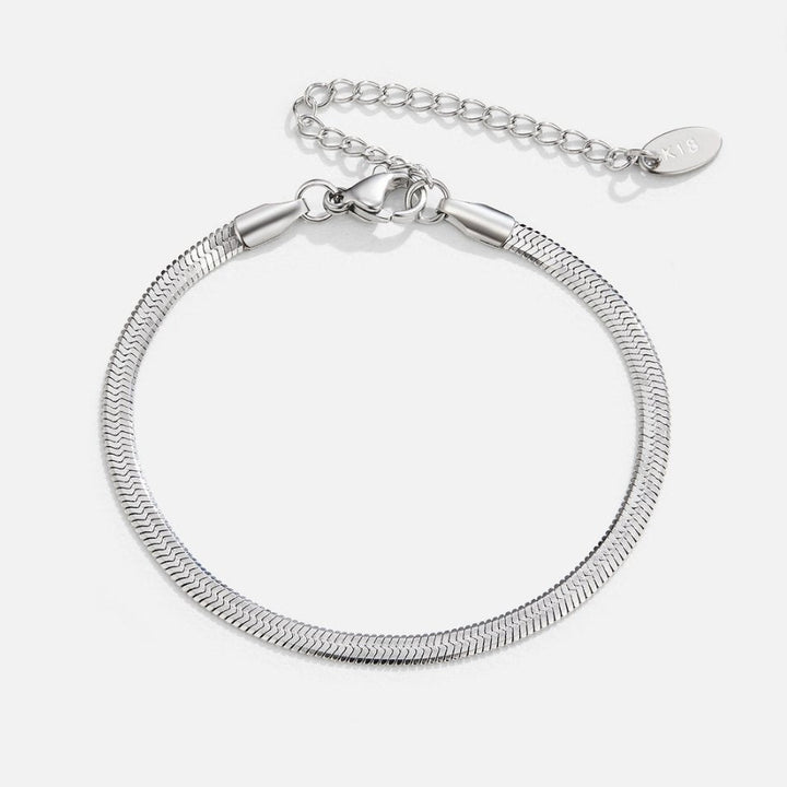 Elegante zilveren armband met slangenmotief